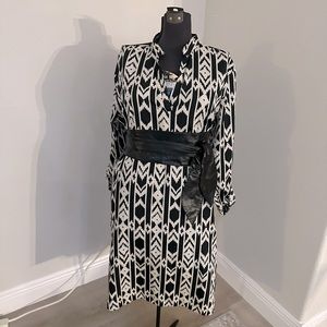 High collar classy black white knee length tunic dress